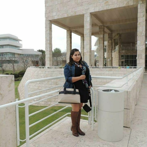 Meet your Posher, Christy - Picture 5 of 8